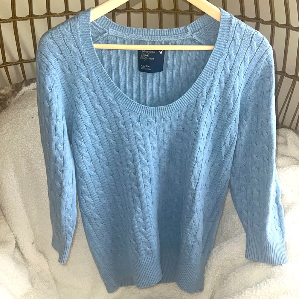 American Eagle Pull-Over Sweater (like new)